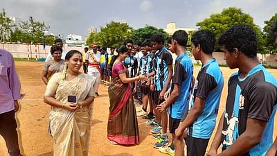 மாவட்ட அளவிலான கைப்பந்து போட்டி: விருதுநகா் அணி வெற்றி