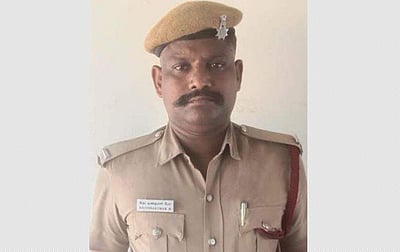 அடையாளம் தெரியாத வாகனம் மோதி தீயணைப்பு வீரர் பலி!