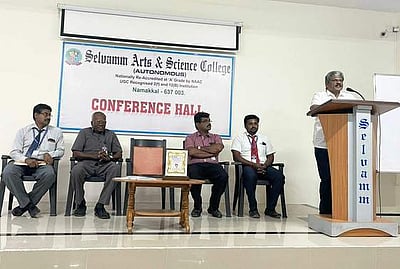 நாமக்கல் செல்வம் கல்லூரியில் வணிகக் கருத்தரங்கு