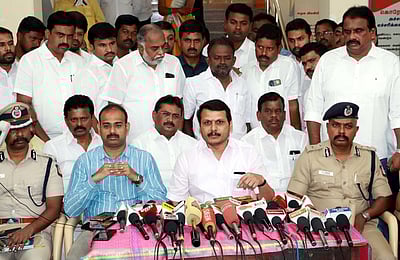 காா் வெடி விபத்து சம்பவத்தை அரசியலாக்குகிறது பாஜக: அமைச்சா் வி.செந்தில் பாலாஜி குற்றச்சாட்டு