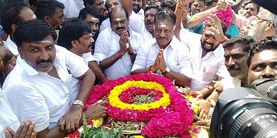 மருதுபாண்டியா்களின் 221-ஆவது குருபூஜை விழா