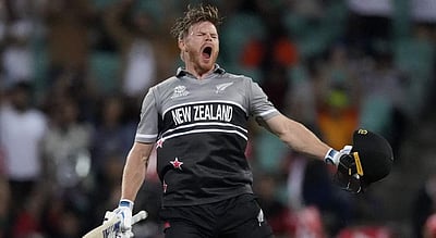 எளிதான கேட்சை நழுவ விட்ட இலங்கை: சதமடித்த நியூசி. வீரர் பிலிப்ஸ்!