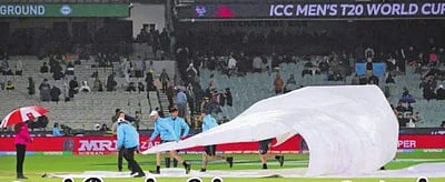 மெல்போா்னில் மழை ஆட்டம்; அணிகள் திண்டாட்டம்