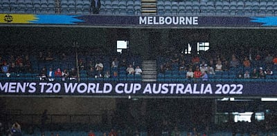 அடடே!: மழை பாதிப்பில்லாமல் தொடங்கிய டி20 உலகக் கோப்பை ஆட்டம்!