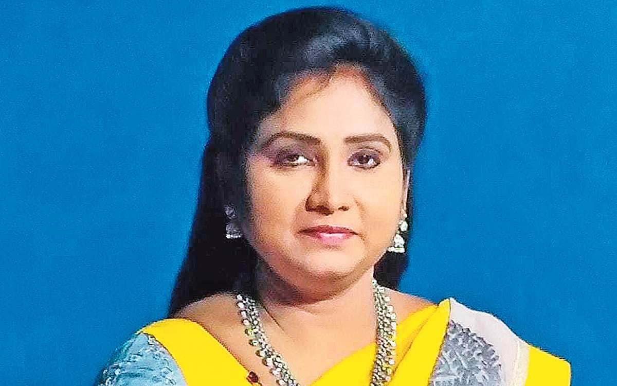 சாதிக்க வேண்டியது இருக்கிறது...!