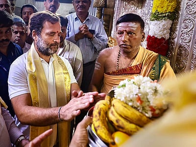 மைசூர் சாமுண்டீஸ்வரி கோயிலில் ராகுல் வழிபாடு!