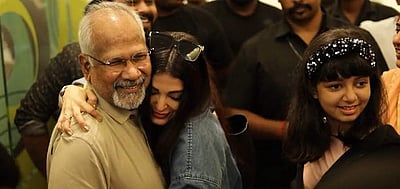 பொன்னியின் செல்வன் படத்தை திரையரங்கில் கண்டுகளித்த படக்குழுவினர் (விடியோ)