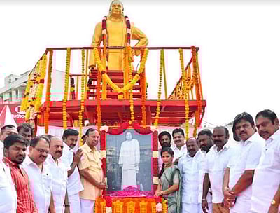 சென்னையில் தேவர் சிலைக்கு திமுக சார்பில் மரியாதை!