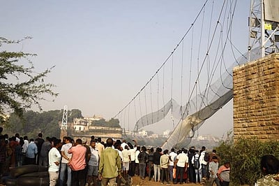 குஜராத் பாலம் விபத்திற்கு காரணம் என்ன? நேரில் பார்த்தவர் அதிர்ச்சித் தகவல்