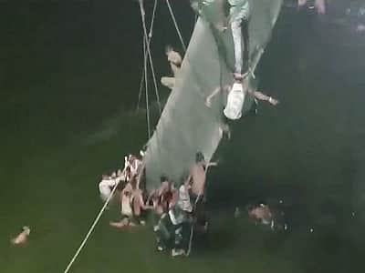 குஜராத் தொங்கு பால விபத்து: உலகத் தலைவா்கள் இரங்கல்