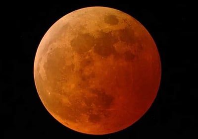 இன்று முழு சந்திர கிரகணம்: யாரெல்லாம் பரிகாரம் செய்யவேண்டும்?