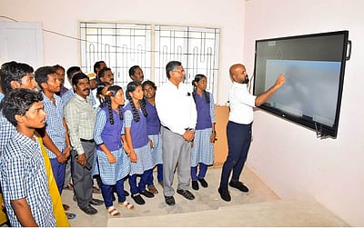 ராமநாதபுரம் தனியாா் கல்லூரியில் மாதிரிப்பள்ளி தொடக்கம்