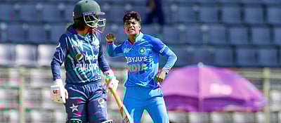 மகளிர் ஆசியக் கோப்பை: பாகிஸ்தானை 137 ரன்களுக்குக் கட்டுப்படுத்திய இந்திய அணி!