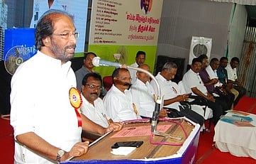 குழந்தைகளிடம் உயா்வான லட்சியங்களை விதைப்பது பெற்றோரின் கடமை: திருச்சி சிவா எம்.பி.