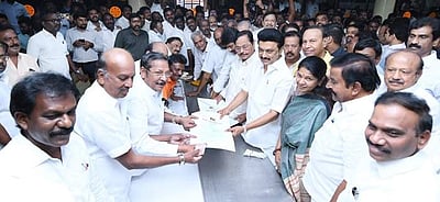 திமுக தலைவர் தோ்தல்: மு.க.ஸ்டாலின் வேட்புமனு தாக்கல் செய்தார்