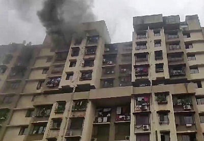 மும்பை குடியிருப்பு கட்டடத்தில் தீ விபத்து