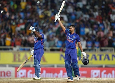 ஸ்ரேயாஸ், இஷான் அதிரடி:  தென்னாப்பிரிக்காவை எளிதில் வீழ்த்திய இந்தியா