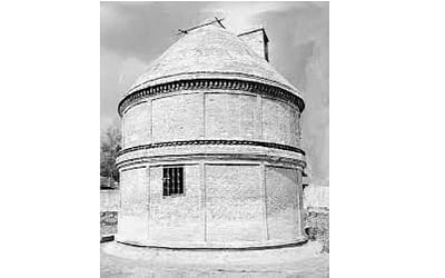 நெடிது உயர்ந்த நெற்கூடு