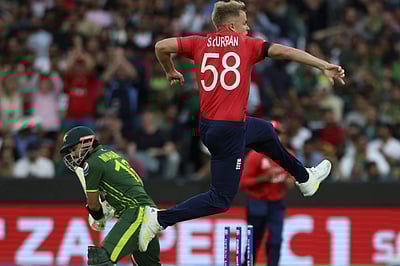 ஆட்டநாயகனும் நானே, தொடர்நாயகனும் நானே: கலக்கும் சுட்டிக் குழந்தை