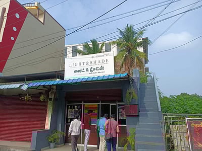 மணப்பாறை போட்டோ ஸ்டுடியோவில் திருட்டு: போலீசார் விசாரணை