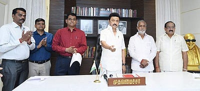 பழனி கோயில் நிர்வாகத்தின் பள்ளி, கல்லூரிகளில் காலைச் சிற்றுண்டி திட்டம் தொடக்கம்