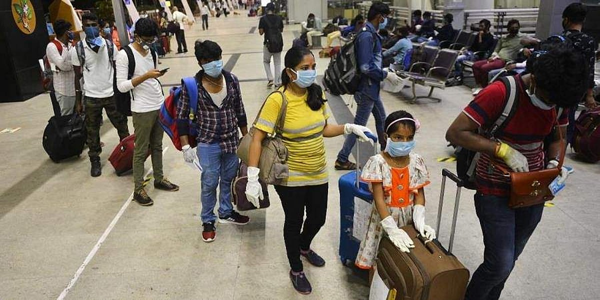 "உள்நாட்டு, வெளிநாட்டு விமானப் பயணங்களில் முகக்கவசம் கட்டாயமில்லை'