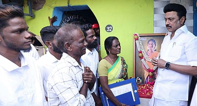 மாணவி பிரியா குடும்பத்திற்கு முதல்வர் ஸ்டாலின் நேரில் ஆறுதல்