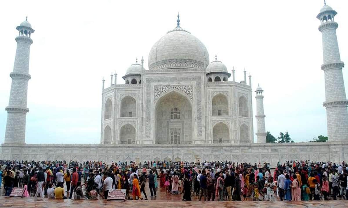 ஆக்ரா செல்லும் சுற்றுலாப் பயணிகளுக்கு அடிக்கிறது ஜாக்பாட்