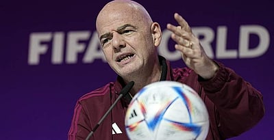 கால்பந்து உலகக் கோப்பை: மைதானங்களில் பீர் விற்கத் தடை