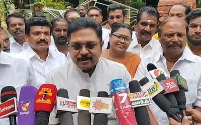 இரட்டை இலையின்றி சொந்த ஊரில்கூட இபிஎஸ் வெல்ல முடியாது: தினகரன்