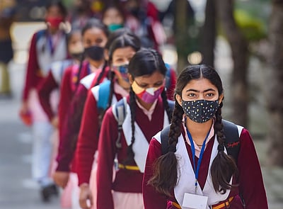 காற்றின் தரம் உயரும் வரை தில்லி பள்ளிகளை மூட பரிந்துரை!