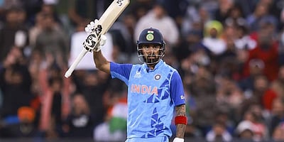 அப்பாடா: அரை சதமெடுத்தார் கே.எல் ராகுல்!