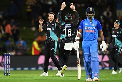 12 ஆண்டுகளுக்குப் பிறகு மீண்டும் ஹாட்ரிக்: டிம் சௌதி சாதனை