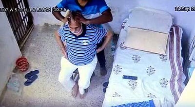 திகார் சிறையில் தில்லி அமைச்சருக்கு மசாஜ் செய்தவர் யார் தெரியுமா? - அதிர்ச்சித் தகவல்!