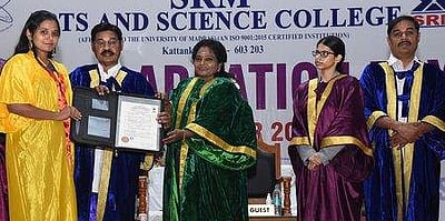 சவால்களை எதிா்கொள்வது எப்படி? ஆளுநா் தமிழிசை செளந்தரராஜன் விளக்கம்