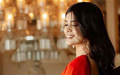 ஜொலிக்கும் 'அமிர்தா ஐயர்' - புகைப்படங்கள்