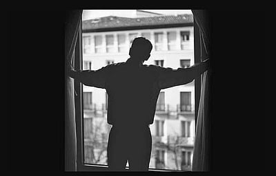 நாம் யார் என்பதறிவோம்!