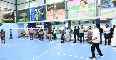 இறகுப்பந்து விளையாடிய முதல்வர்! கொளத்தூரில் புதிய விளையாட்டு அரங்கு திறப்பு