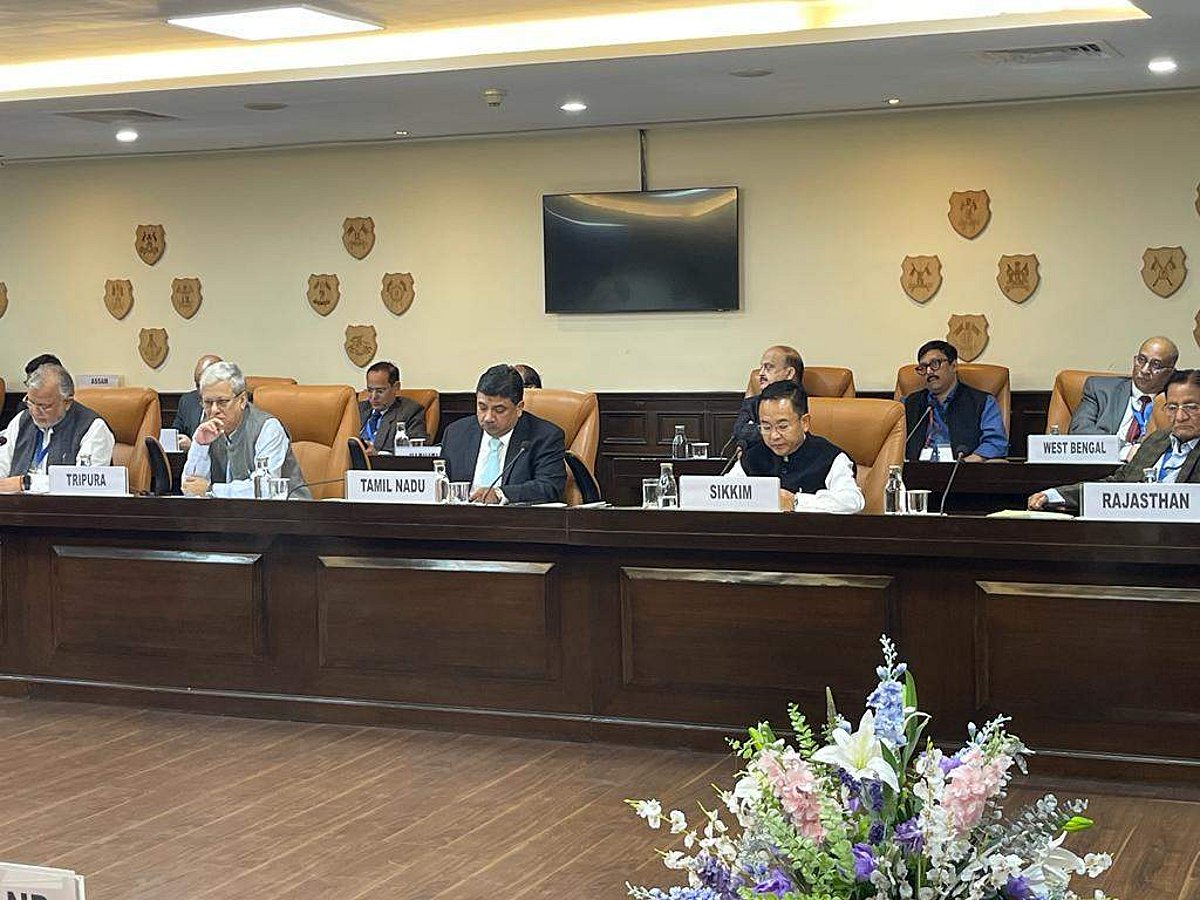 ‘மாநிலங்களின் நிதி ஆதாரங்கள் நிலை நாட்டப்படவேண்டும்‘: தில்லி கூட்டத்தில் தமிழக நிதியமைச்சா் வலியுறுத்தல்