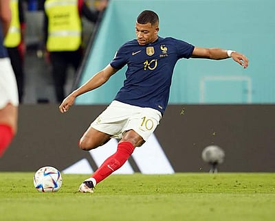 நாக் அவுட் சுற்றில் நடப்பு சாம்பியன் பிரான்ஸ்: மாப்பே அசத்தல்