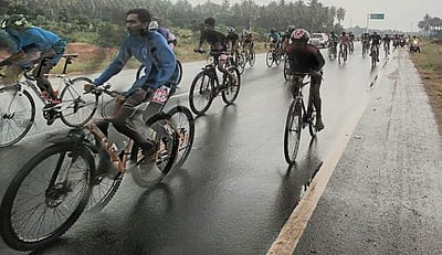 கம்பத்தில் மாநில அளவிலான மிதிவண்டி போட்டி