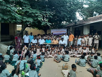 நாகியம்பட்டி பள்ளியில் கலைத் திருவிழா பரிசளிப்பு