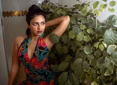 பாடாய் படுத்தும் அமலா பால் - புகைப்படங்கள்