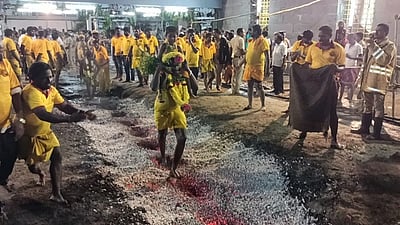 அம்மன் கோயிலில் தீமிதி விழா