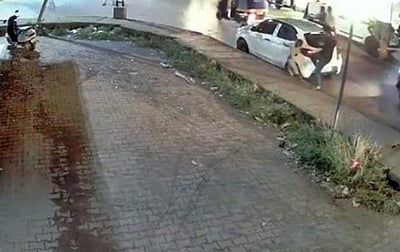 காரில் சாய்ந்தது குற்றமா? 6 வயது சிறுவனை எட்டி உதைத்த கேரள இளைஞர்!