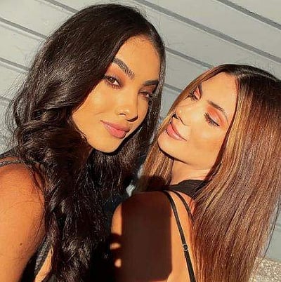 அழகியும் அழகியும் ரகசிய திருமணம், குவியும் வாழ்த்துகள்