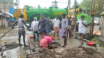 மழைநீா் வடிகால் சீரமைப்புப் பணி தீவிரம்