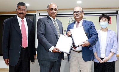 தேசிய உற்பத்திக் குழு - தொழில் வா்த்தக சபை: இடையே புரிந்துணா்வு ஒப்பந்தம்