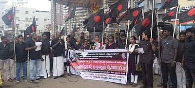 ஹிந்தி திணிப்பை கண்டித்து திராவிடா் கழகம் ஆா்ப்பாட்டம்