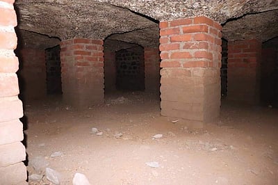 மும்பை மருத்துவமனைக்கு அடியில் 132 ஆண்டு பழைமையான சுரங்கம்.. அதுவும்